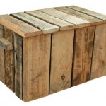 Doe het zelf voorbeeld van een kist die is gemaakt met de planken van pallets.