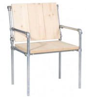 Steigerbuis stoel, doe het zelf eindresultaat van een bouwtekening om stoelen te maken van steigerbuis.